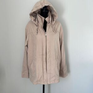 IZ Sport 3/4 Coat. Women’s Size Medium Windbreaker. Tan